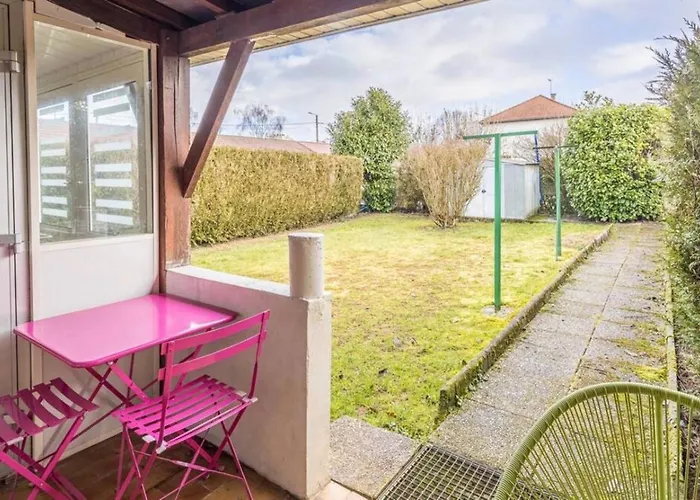 Vakantiehuis Maison Face A Palestra Avec Jardin & Confort